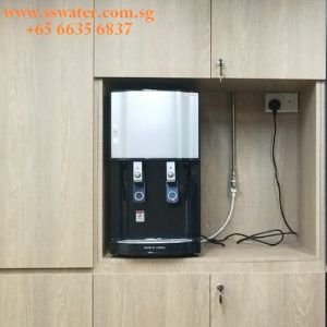 Direct pipe in table top water dispenser