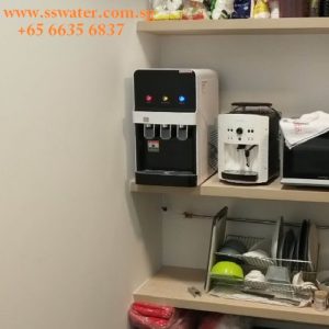 Direct pipe in table top water dispenser (18)