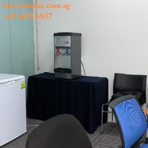 Direct pipe in table top water dispenser (22)