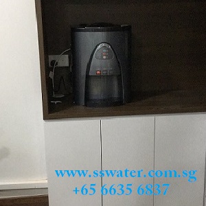 Direct pipe in table top water dispenser (31)