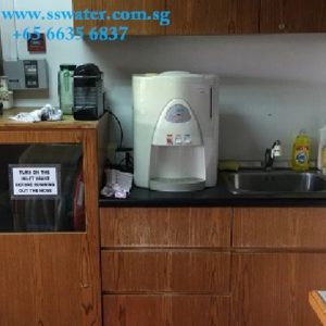 Direct pipe in table top water dispenser (34)