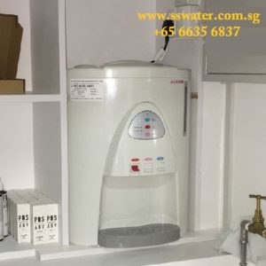 Direct pipe in table top water dispenser (35)