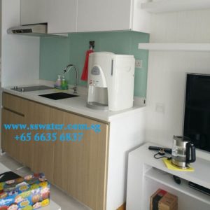 Direct pipe in table top water dispenser (36)