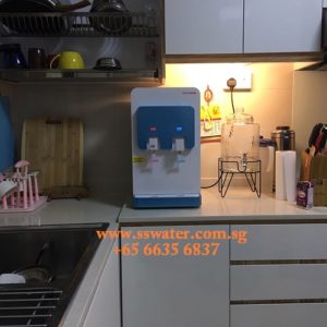 Direct pipe in table top water dispenser (41)