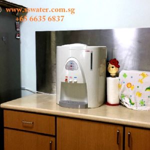 Direct pipe in table top water dispenser (43)