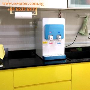 Direct pipe in table top water dispenser (44)