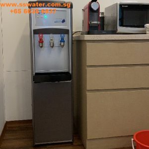 Floor standing direct pipe in water dispenser