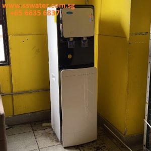 Floor standing direct pipe in water dispenser