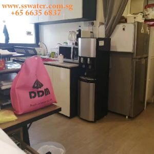Floor standing direct pipe in water dispenser