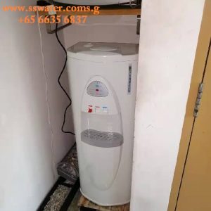 Floor standing direct pipe in water dispenser
